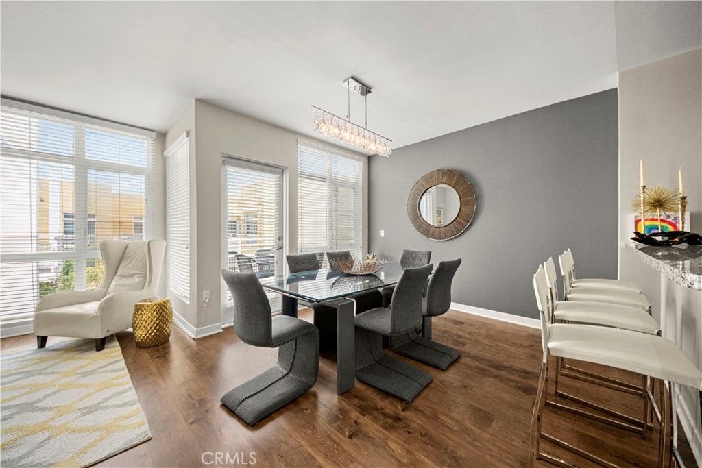 listing image 130728454709275003538
