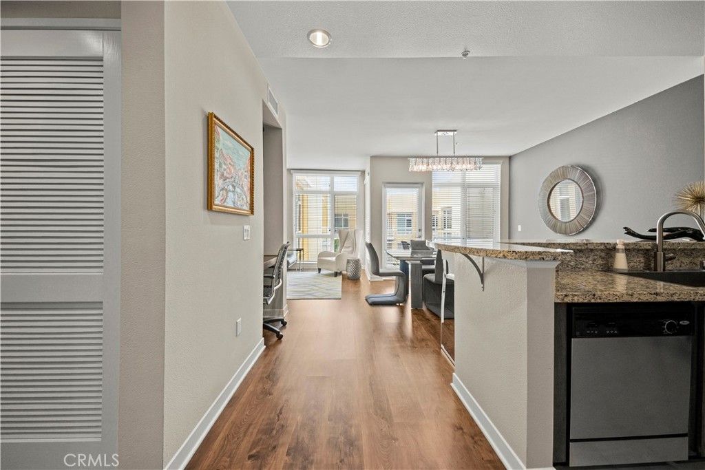 listing image 130729969234092820727