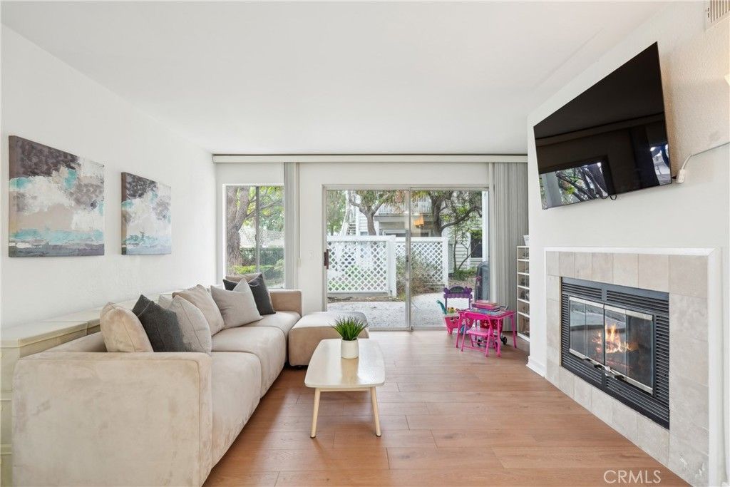 listing image 0