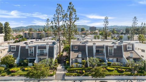 18326 Collins Street B Tarzana CA 91356