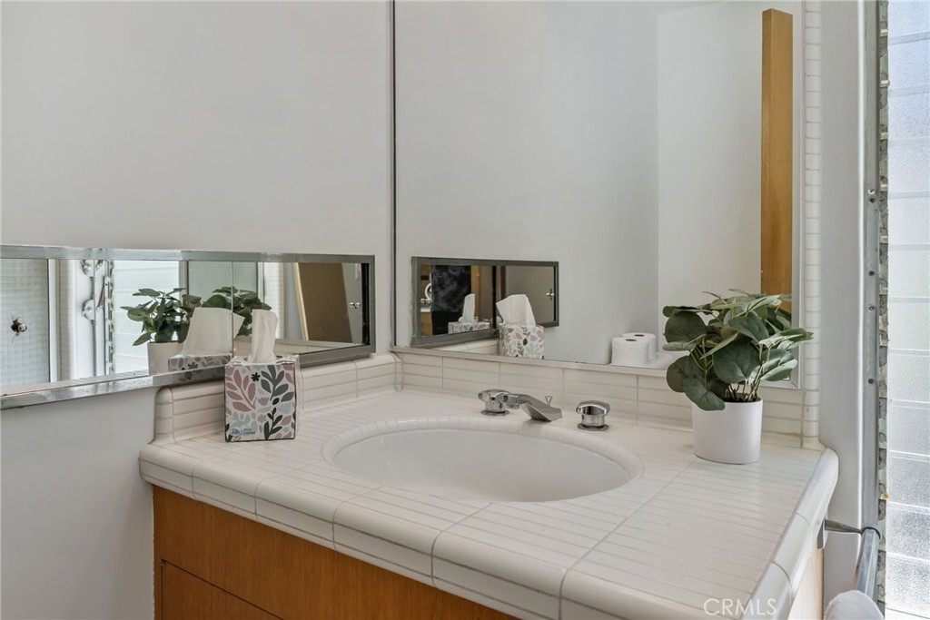 Harbor Island (HARI) - Residential