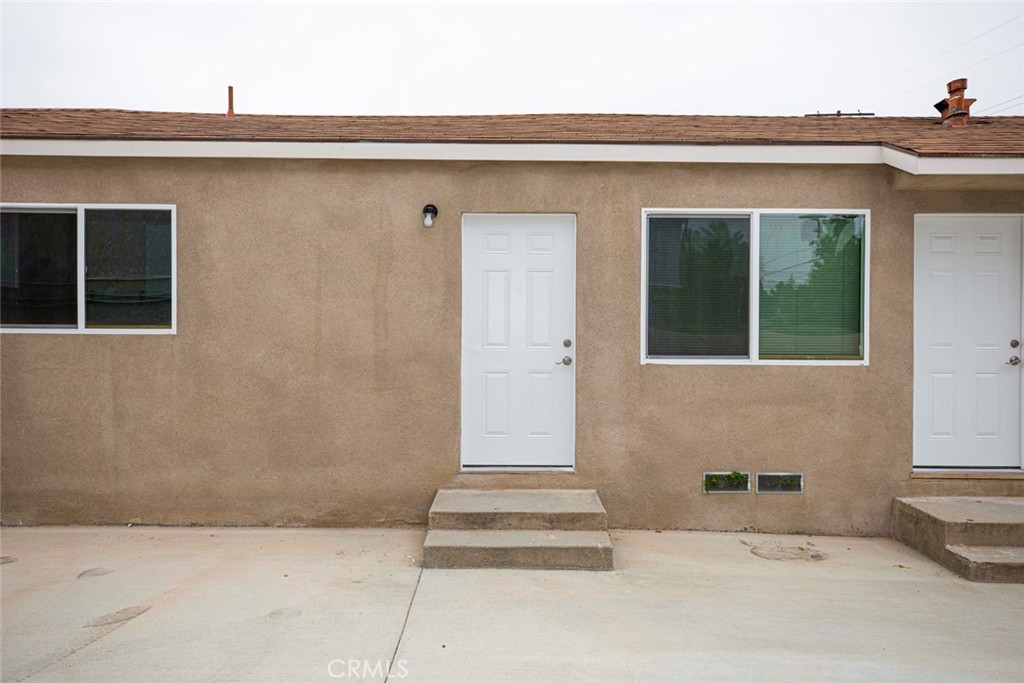 This cozy fully updated studio, located in the heart of North Hollywood can be yours! Located in a gated complex, freshly painted with laminate flooring and tons of natural light! This unit comes with a large walk in closet! Modern Bathroom and kitchen newly updated and ready for you! New wall unit AC and new dual pane windows. Pet friendly, bring your own fridge. One parking right next to the unit, cold water paid by landlord and community coin laundry, you truly have it all!