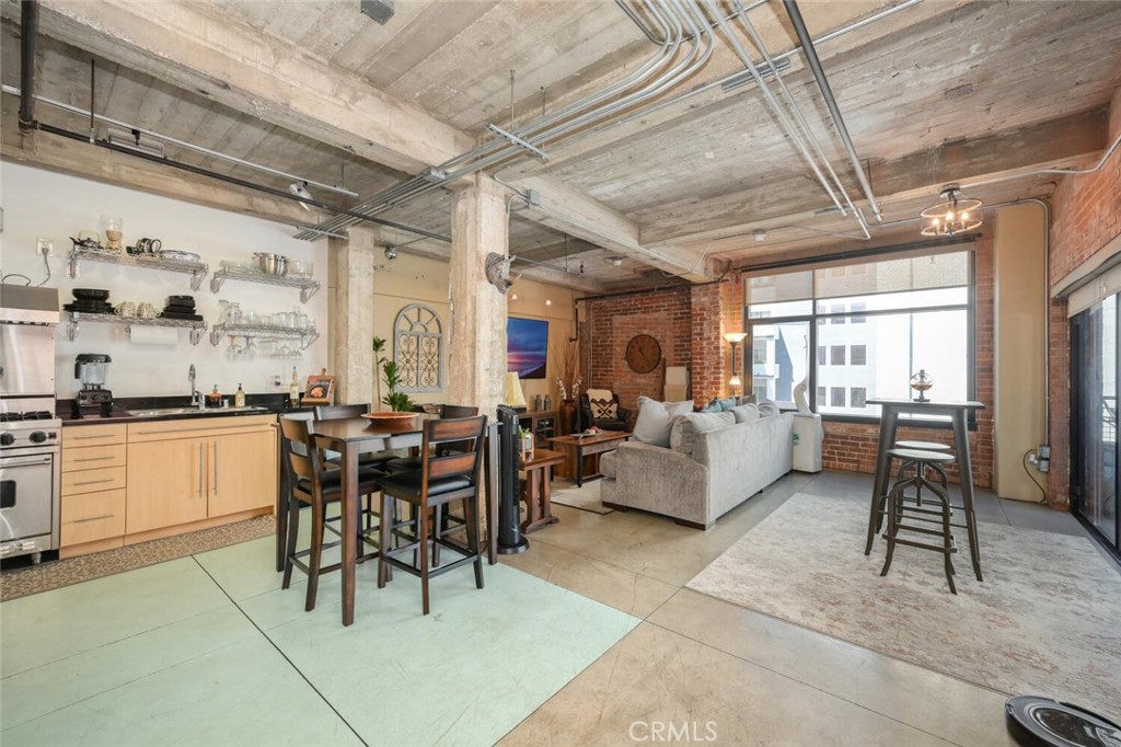835 Locust Avenue 414