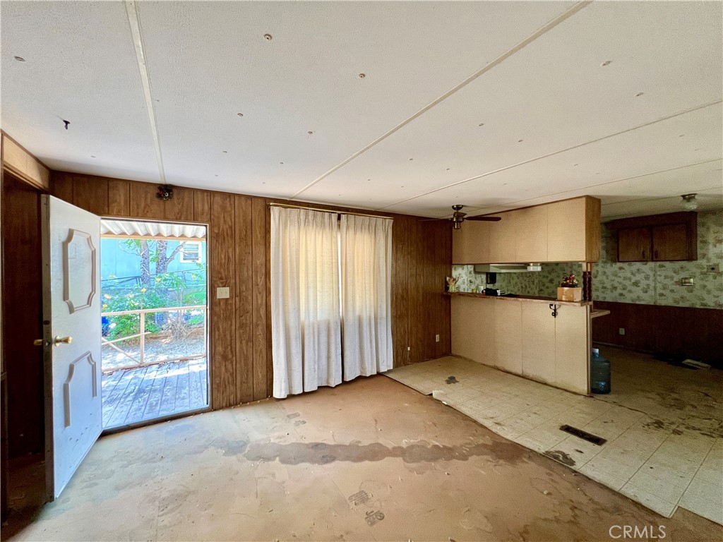 Photo 8 of 21 of 13109 1st Street mobile home