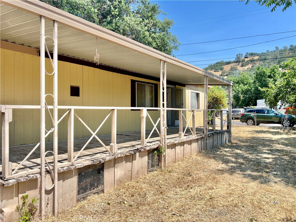 Photo 19 of 21 of 13109 1st Street mobile home