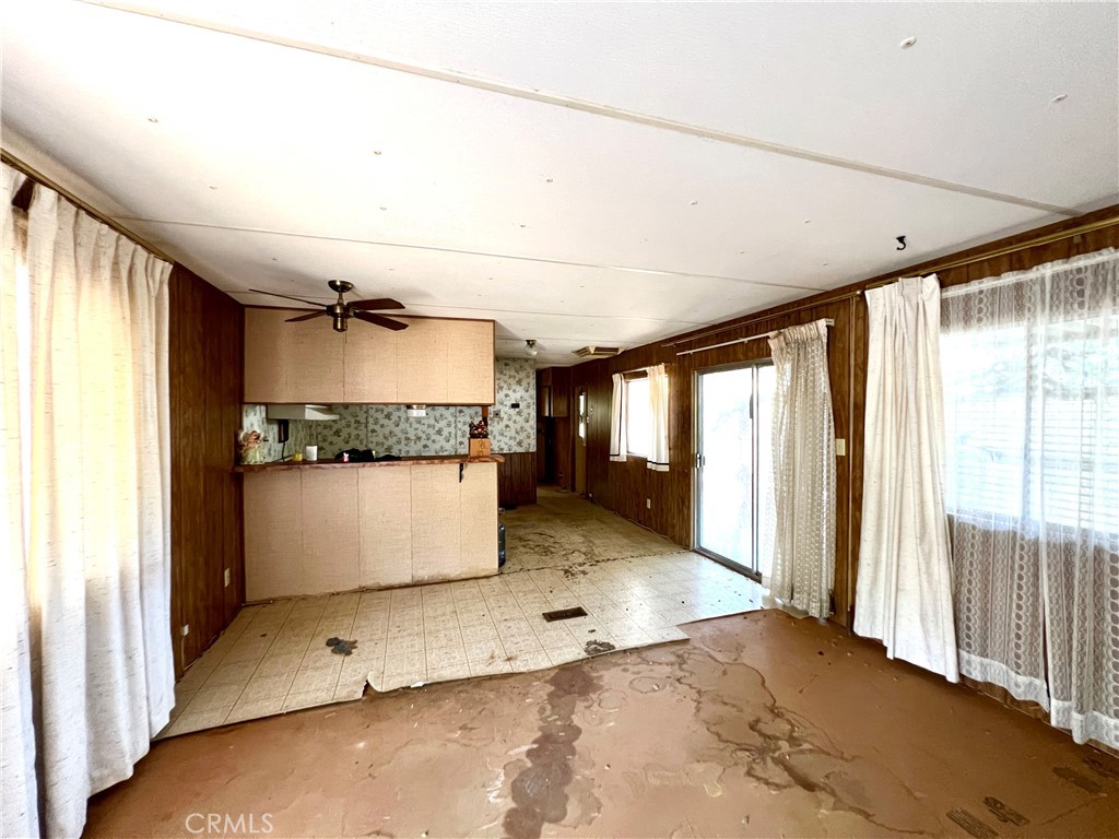 Photo 6 of 21 of 13109 1st Street mobile home