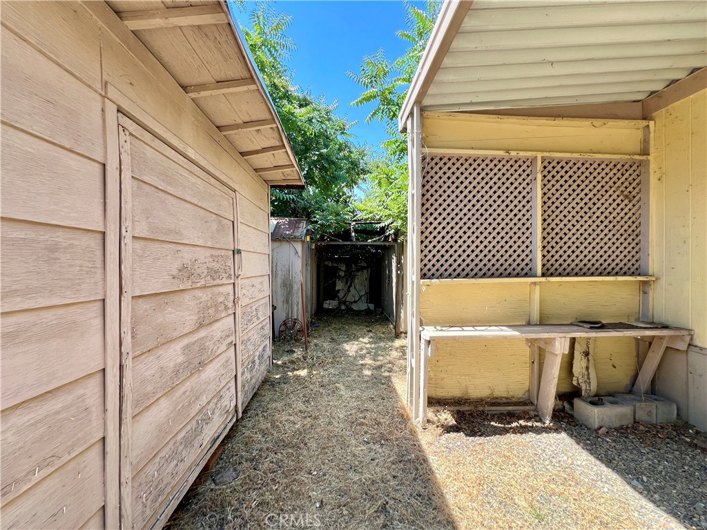 Photo 17 of 21 of 13109 1st Street mobile home