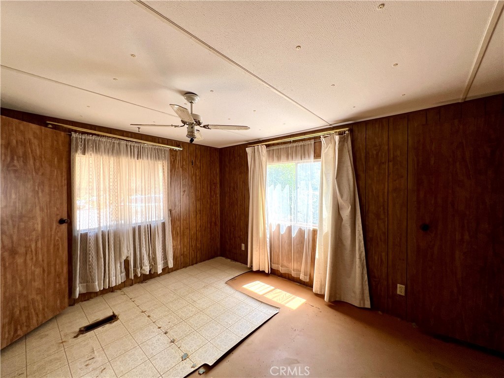 Photo 13 of 21 of 13109 1st Street mobile home