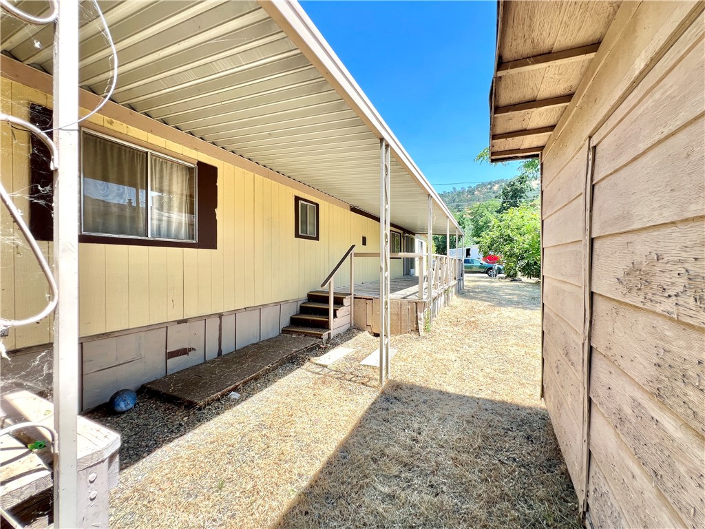 Photo 3 of 21 of 13109 1st Street mobile home
