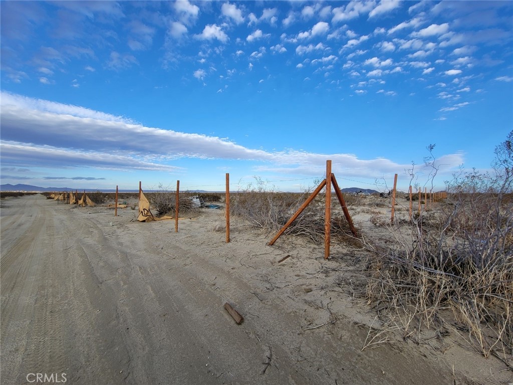 0 190 St E & Ave T4