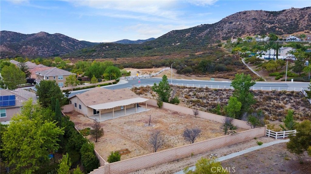 listing image 130720788249769159015