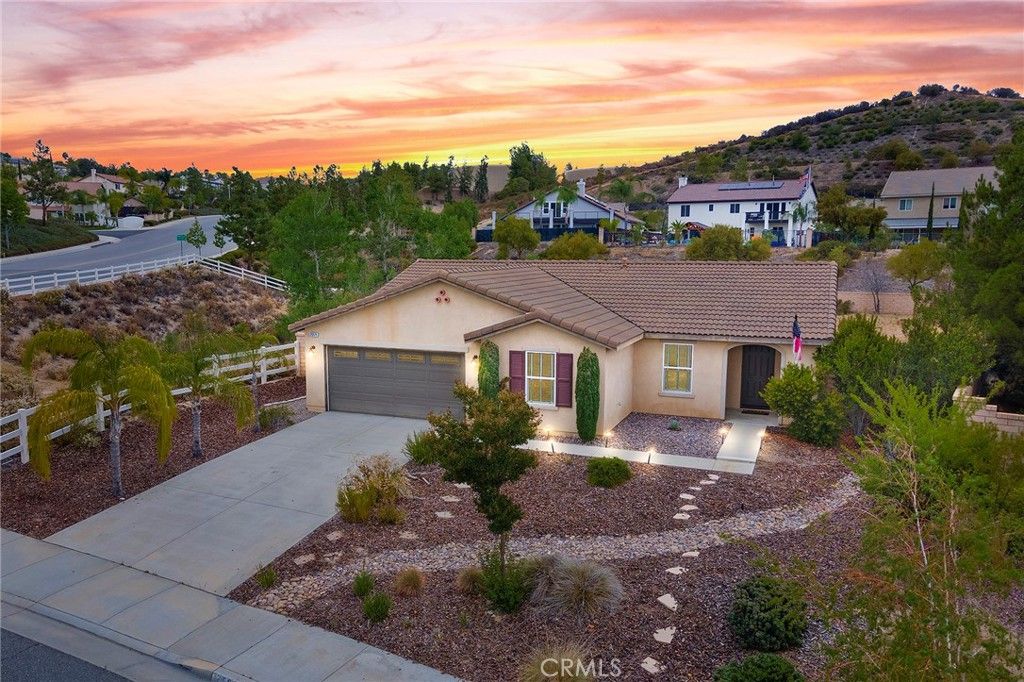 listing image 130729418596814584712