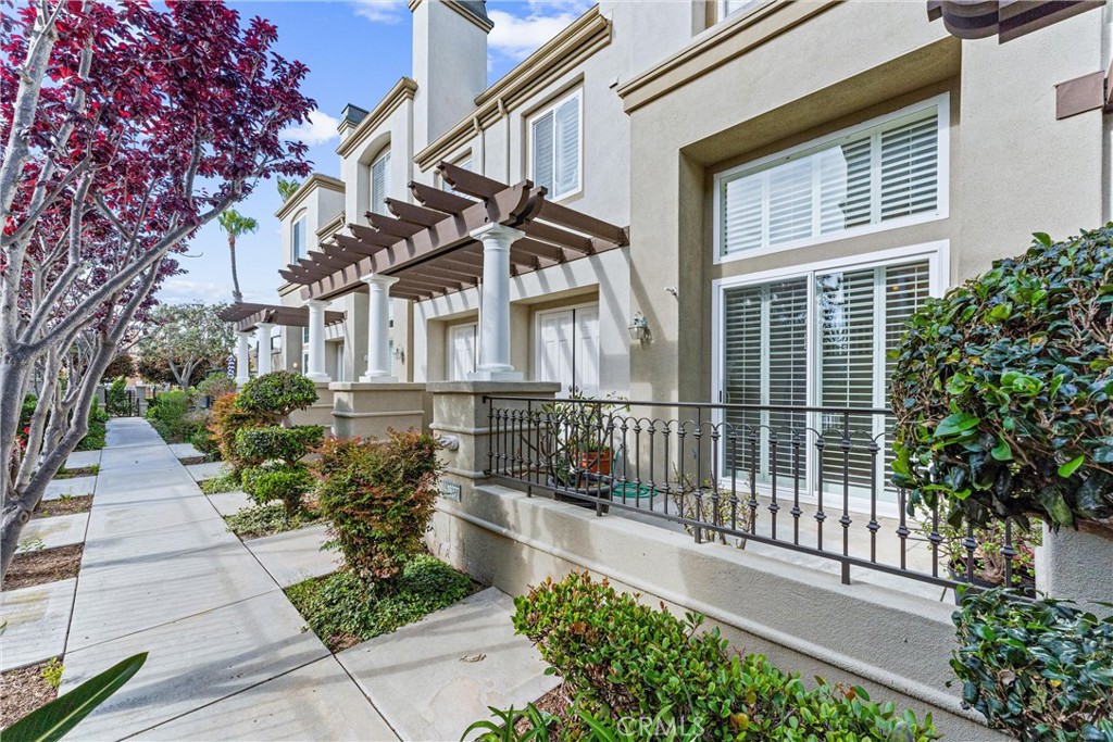 View Huntington Beach, CA 92648 townhome