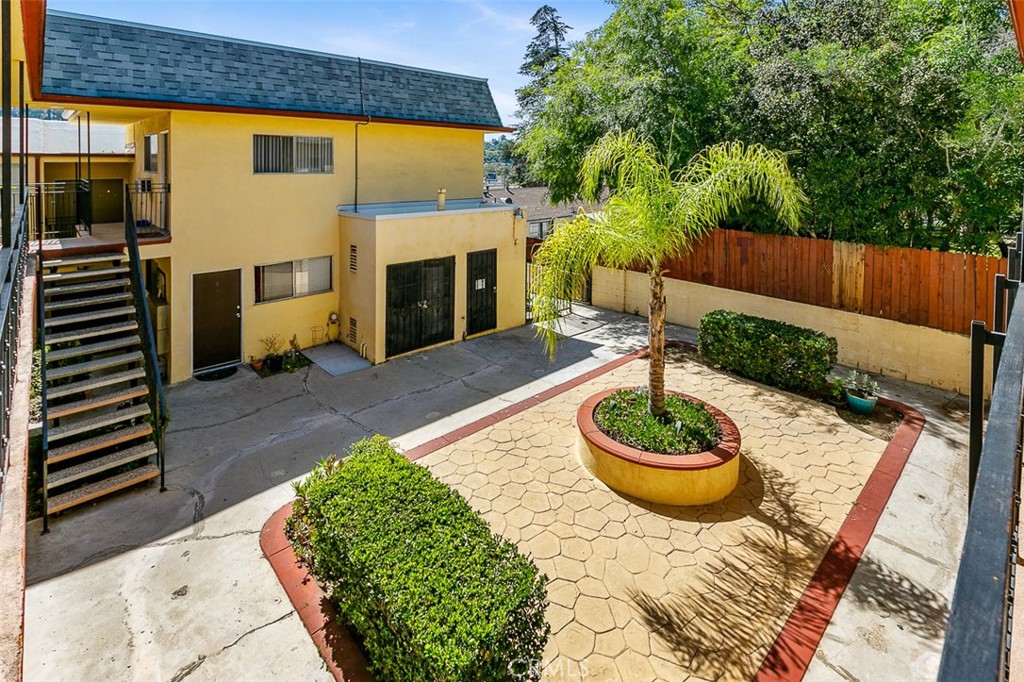 Properties 4 4121 Marmion Way