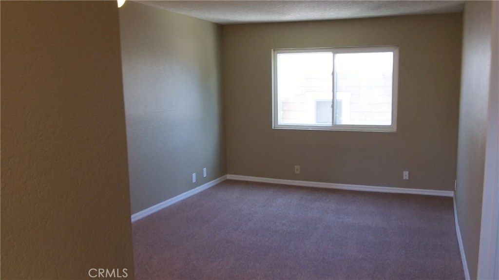 listing image 130727386753542503015