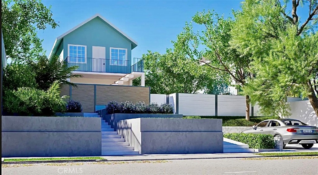739 W 2nd Street