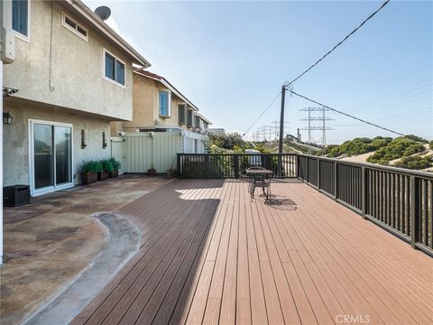 A home in El Segundo