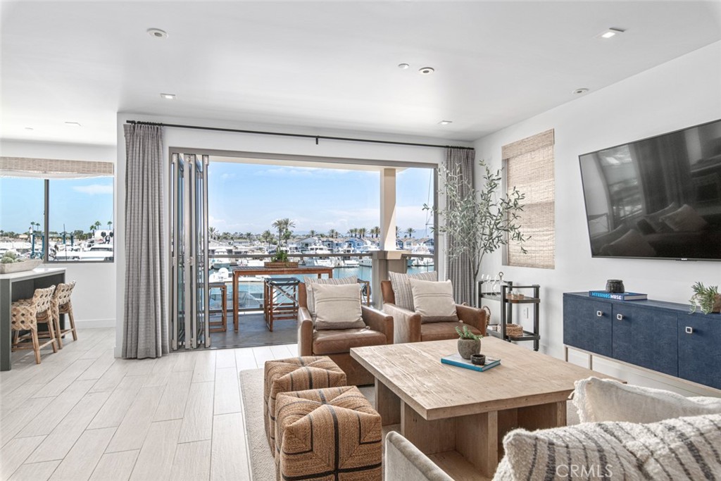 View Newport Beach, CA 92663 townhome