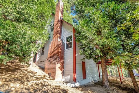 A home in Cedarpines Park