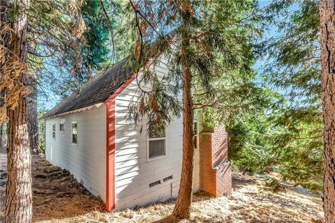 A home in Cedarpines Park