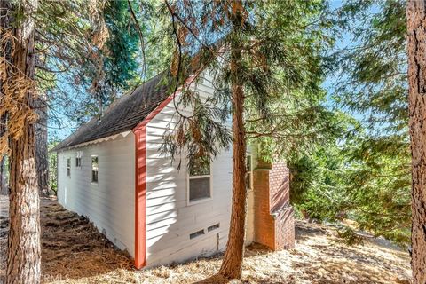 A home in Cedarpines Park