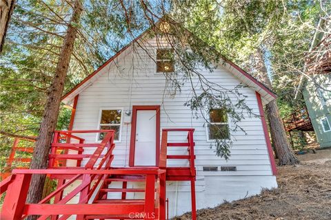 A home in Cedarpines Park