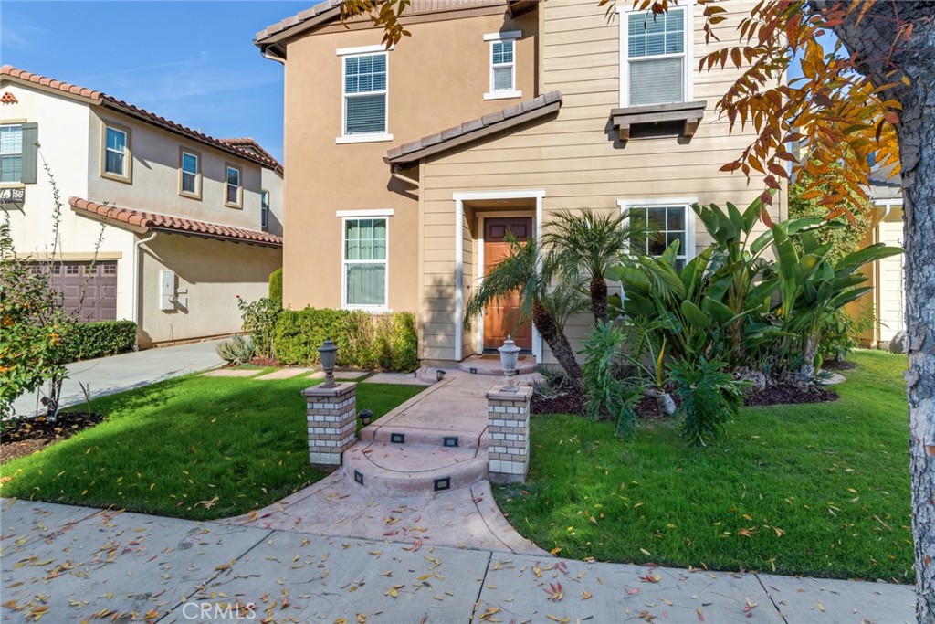 535 W Meda Avenue