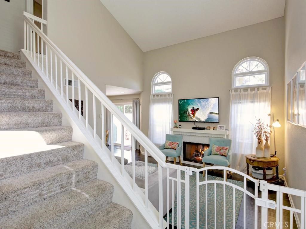 listing image 130726658311402730260