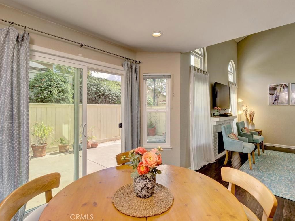 listing image 130725325812085360373
