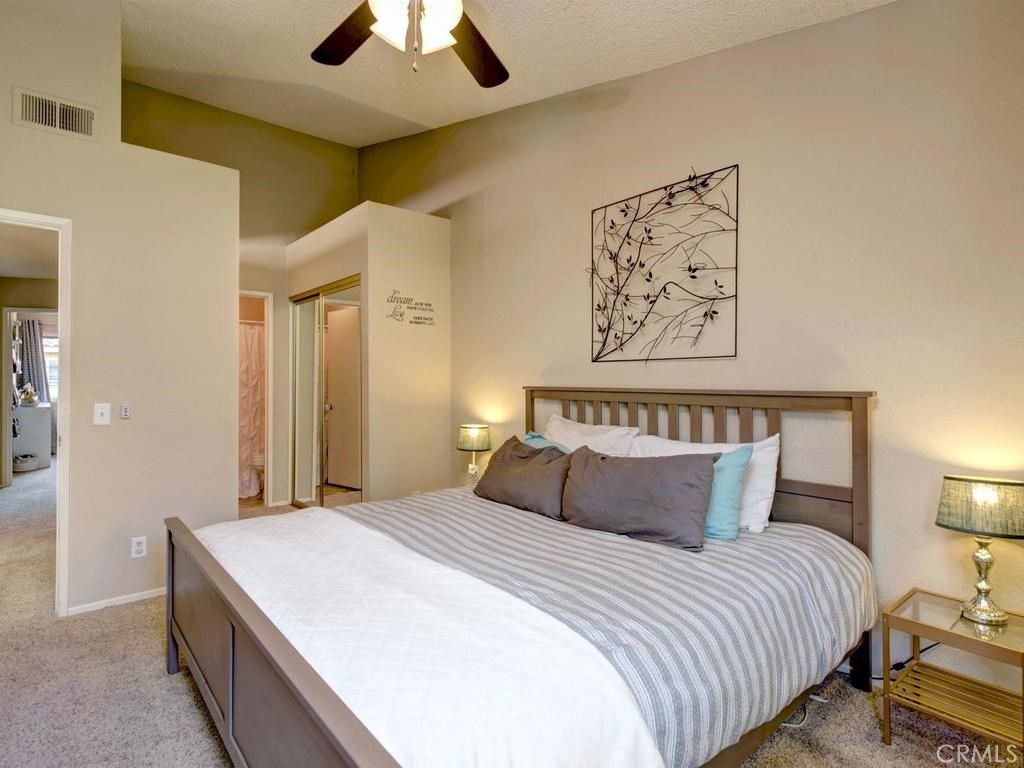 listing image 130722635203424776989