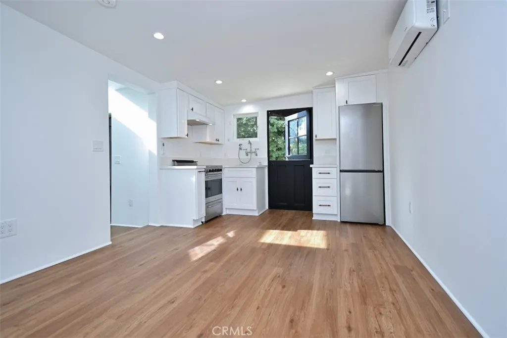 Los Angeles, California 90035, United States, 4 Bedrooms Bedrooms, ,3 BathroomsBathrooms,Residential,Active,21890