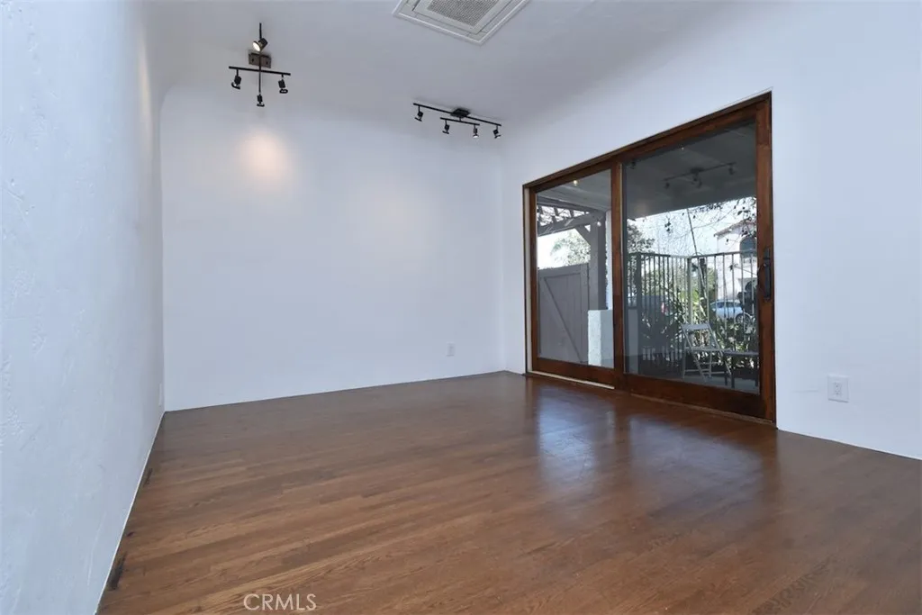 Los Angeles, California 90035, United States, 4 Bedrooms Bedrooms, ,3 BathroomsBathrooms,Residential,Active,21890