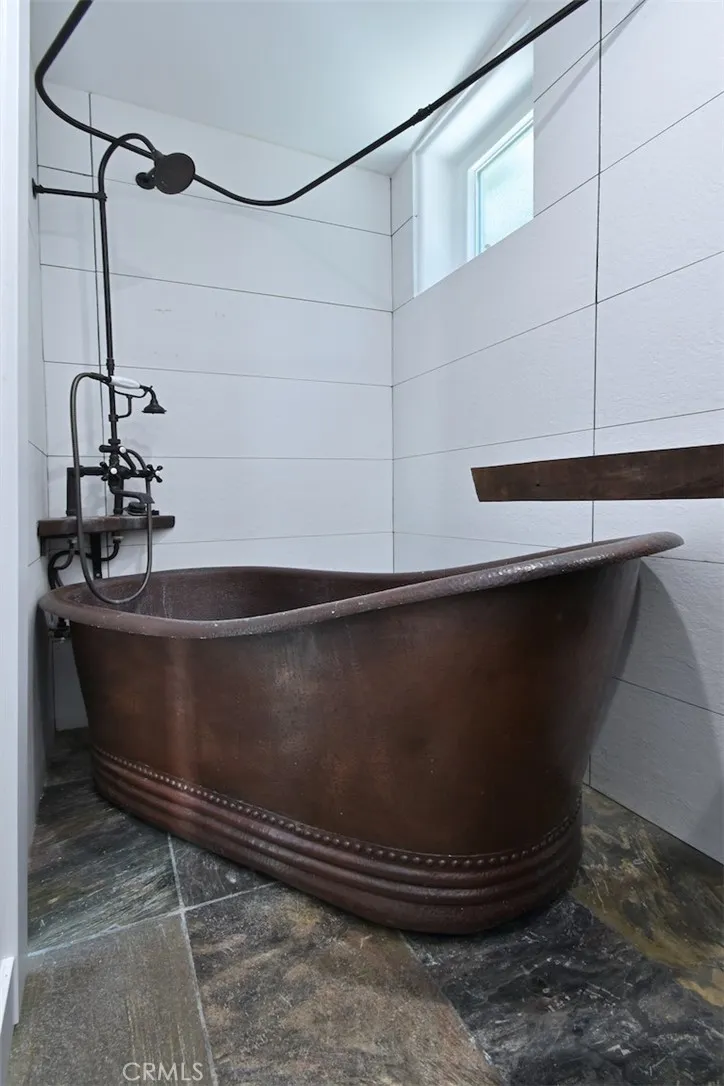 Los Angeles, California 90035, United States, 4 Bedrooms Bedrooms, ,3 BathroomsBathrooms,Residential,Active,21890