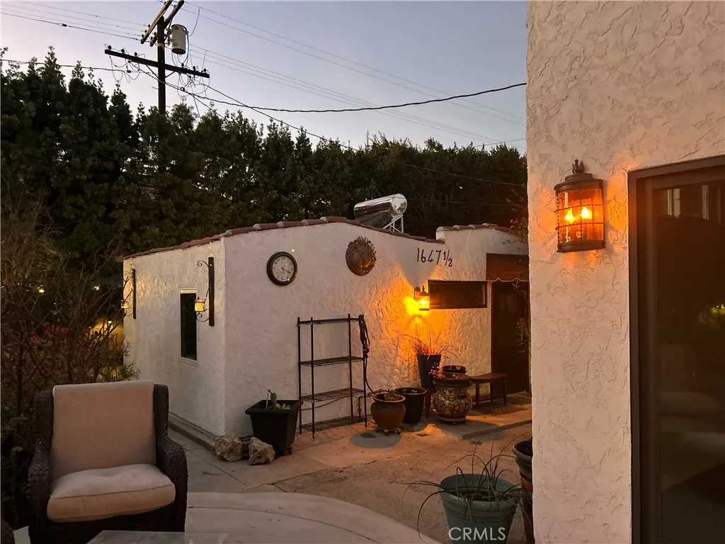 Los Angeles, California 90035, United States, 4 Bedrooms Bedrooms, ,3 BathroomsBathrooms,Residential,Active,21890