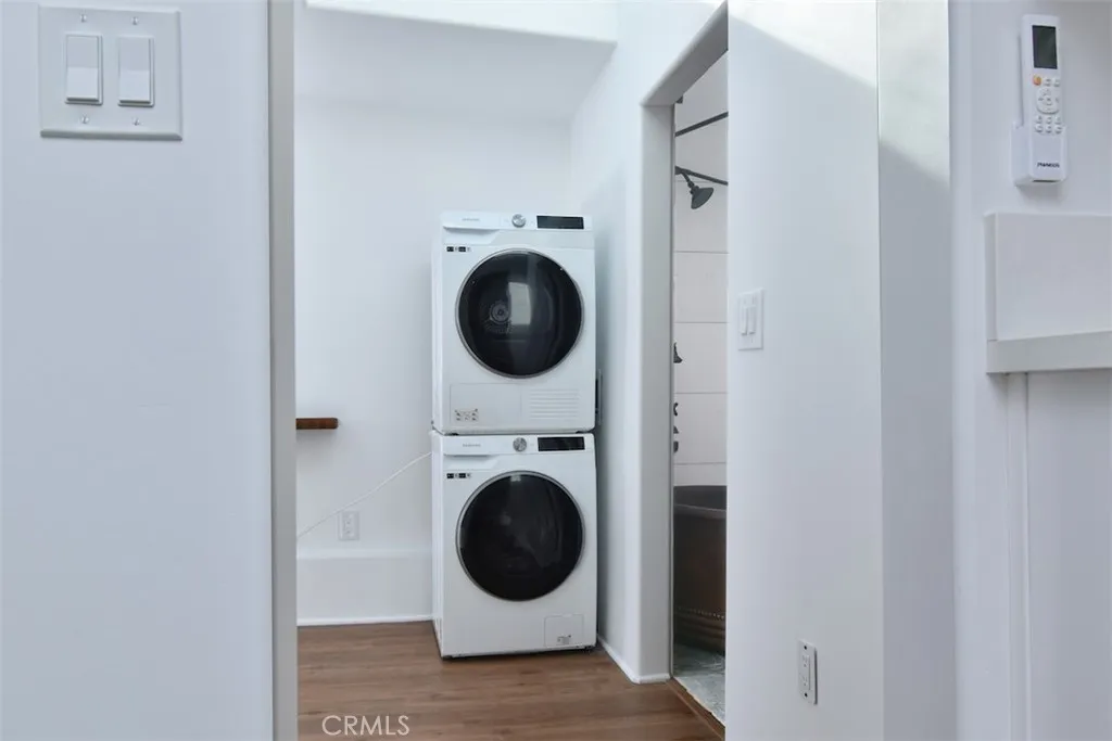 Los Angeles, California 90035, United States, 4 Bedrooms Bedrooms, ,3 BathroomsBathrooms,Residential,Active,21890