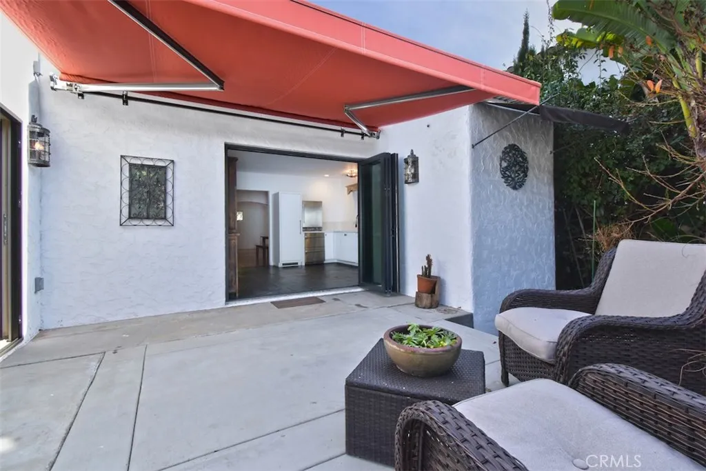 Los Angeles, California 90035, United States, 4 Bedrooms Bedrooms, ,3 BathroomsBathrooms,Residential,Active,21890