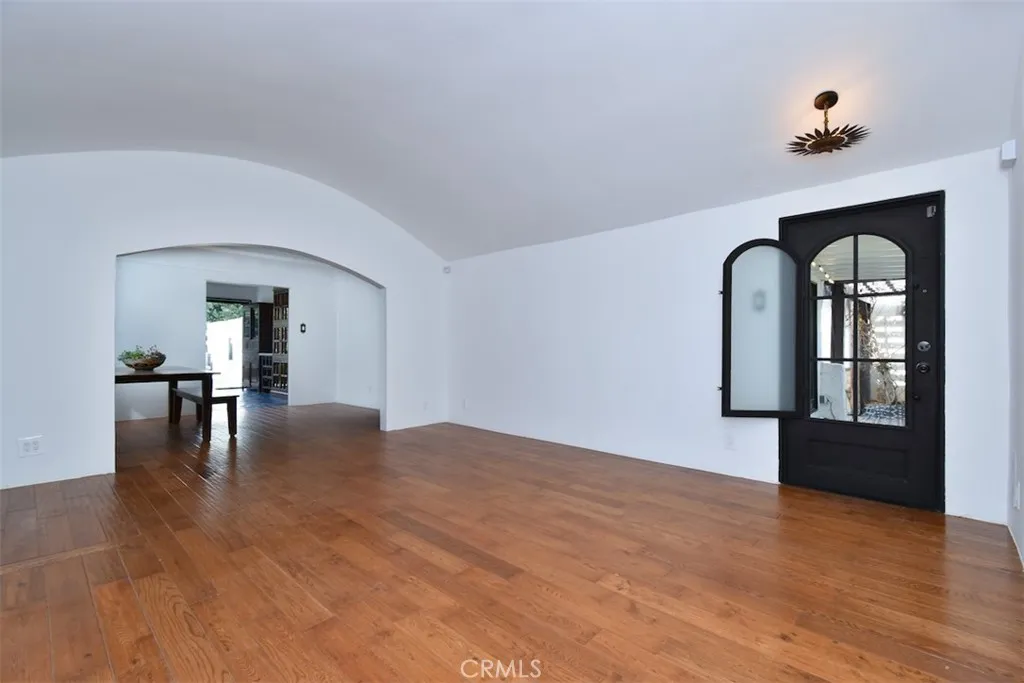 Los Angeles, California 90035, United States, 4 Bedrooms Bedrooms, ,3 BathroomsBathrooms,Residential,Active,21890