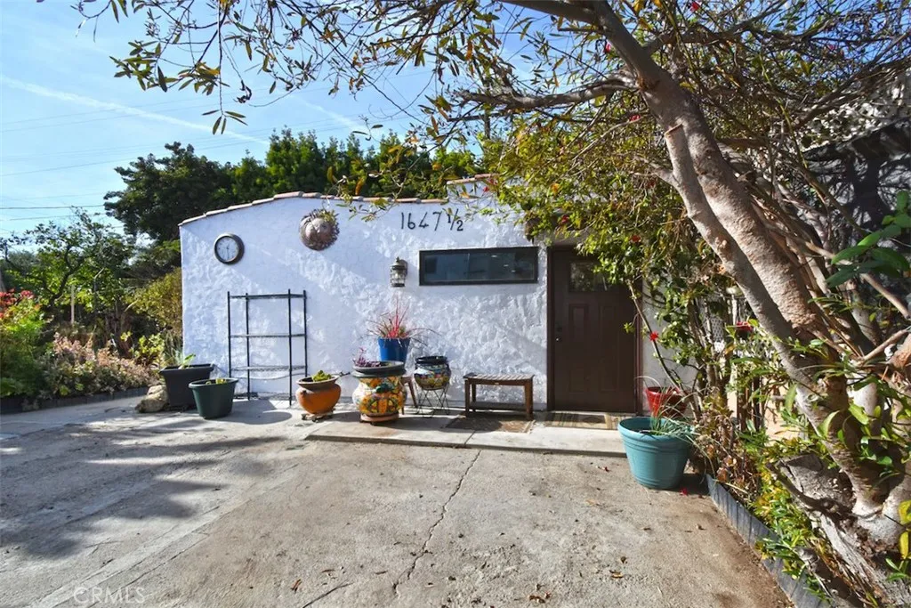 Los Angeles, California 90035, United States, 4 Bedrooms Bedrooms, ,3 BathroomsBathrooms,Residential,Active,21890