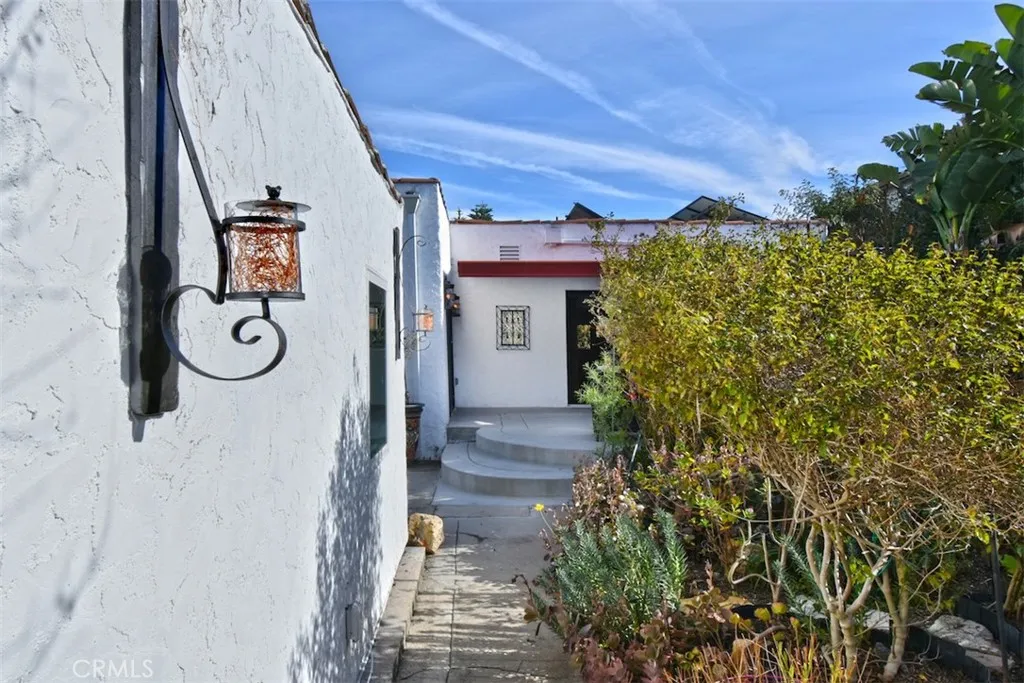 Los Angeles, California 90035, United States, 4 Bedrooms Bedrooms, ,3 BathroomsBathrooms,Residential,Active,21890