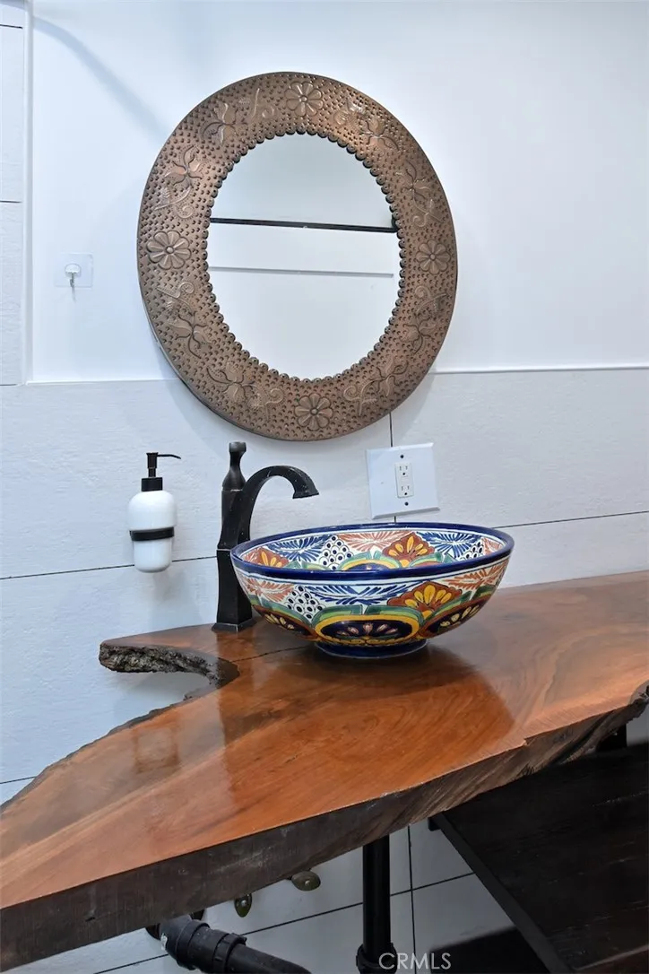 Los Angeles, California 90035, United States, 4 Bedrooms Bedrooms, ,3 BathroomsBathrooms,Residential,Active,21890