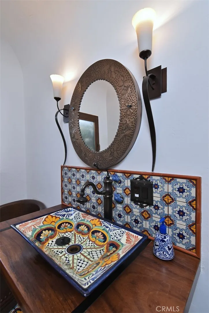 Los Angeles, California 90035, United States, 4 Bedrooms Bedrooms, ,3 BathroomsBathrooms,Residential,Active,21890