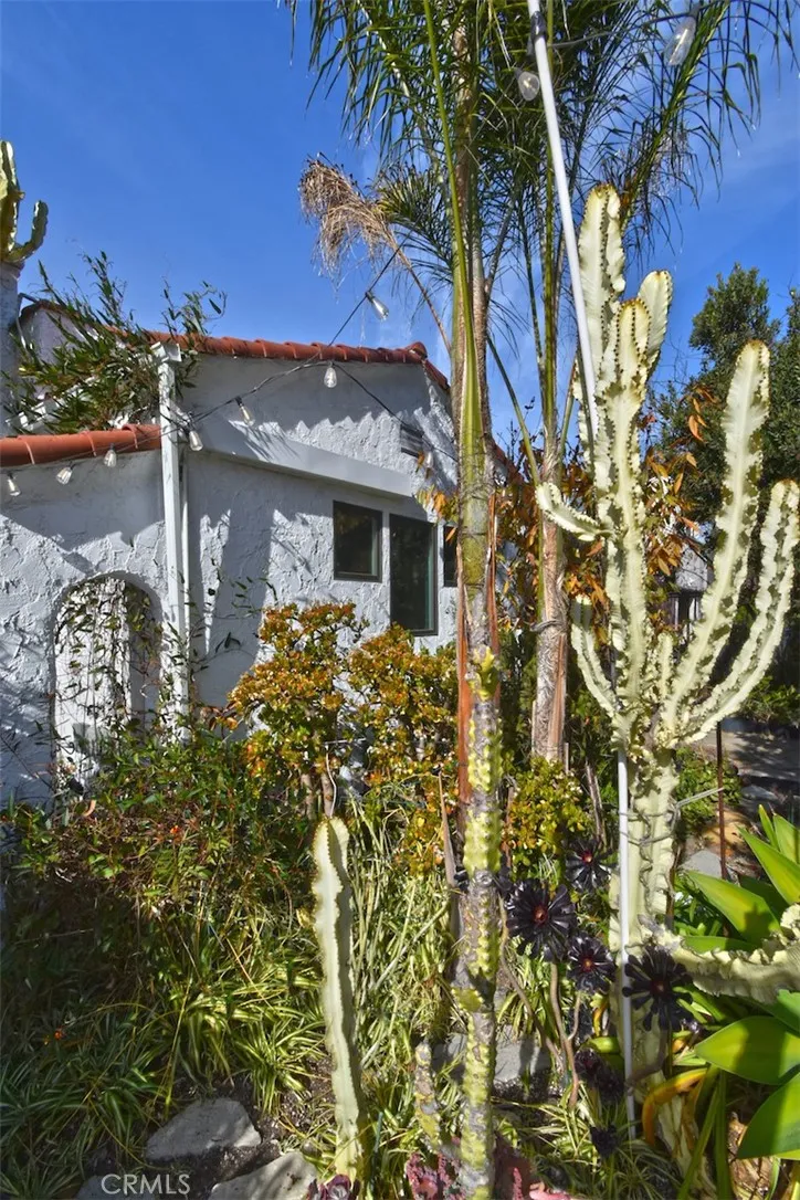 Los Angeles, California 90035, United States, 4 Bedrooms Bedrooms, ,3 BathroomsBathrooms,Residential,Active,21890