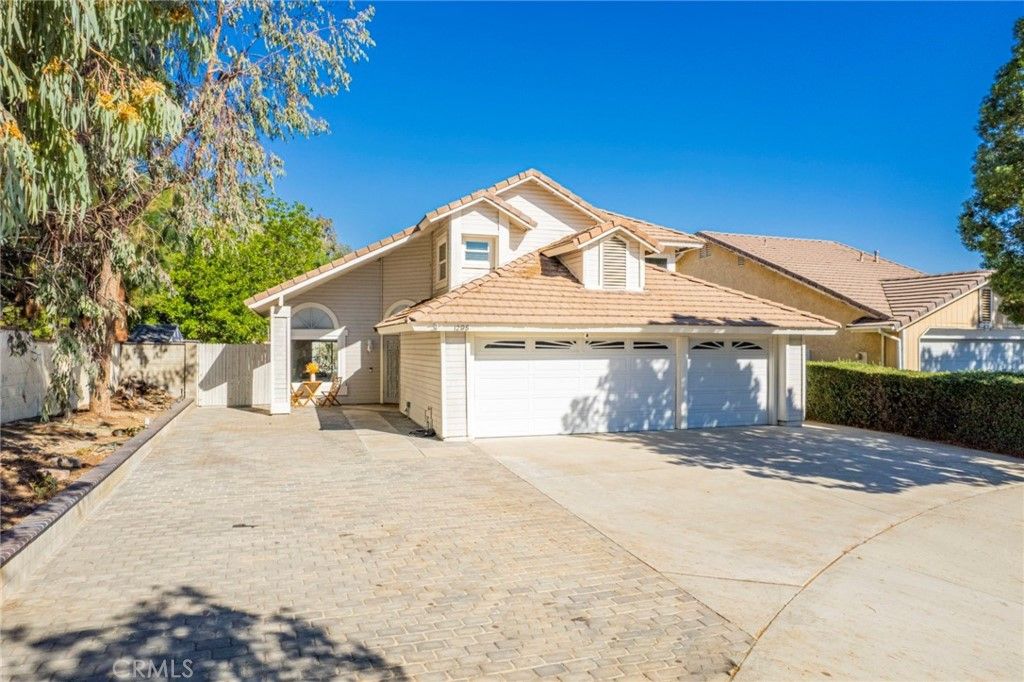 listing image 130725509965140513185