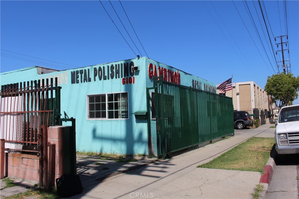 6101 Clara Street