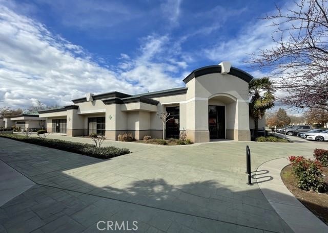 Office space located in a highly desirable area of North Merced! Selling 2 suites, on Yosemite Ave with lots of traffic, close to the hospital and restaurants. There is also plenty of parking located on the lot! Perfect for a medical office!