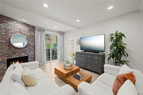 18713 Hatteras Street 11 Tarzana CA 91356
