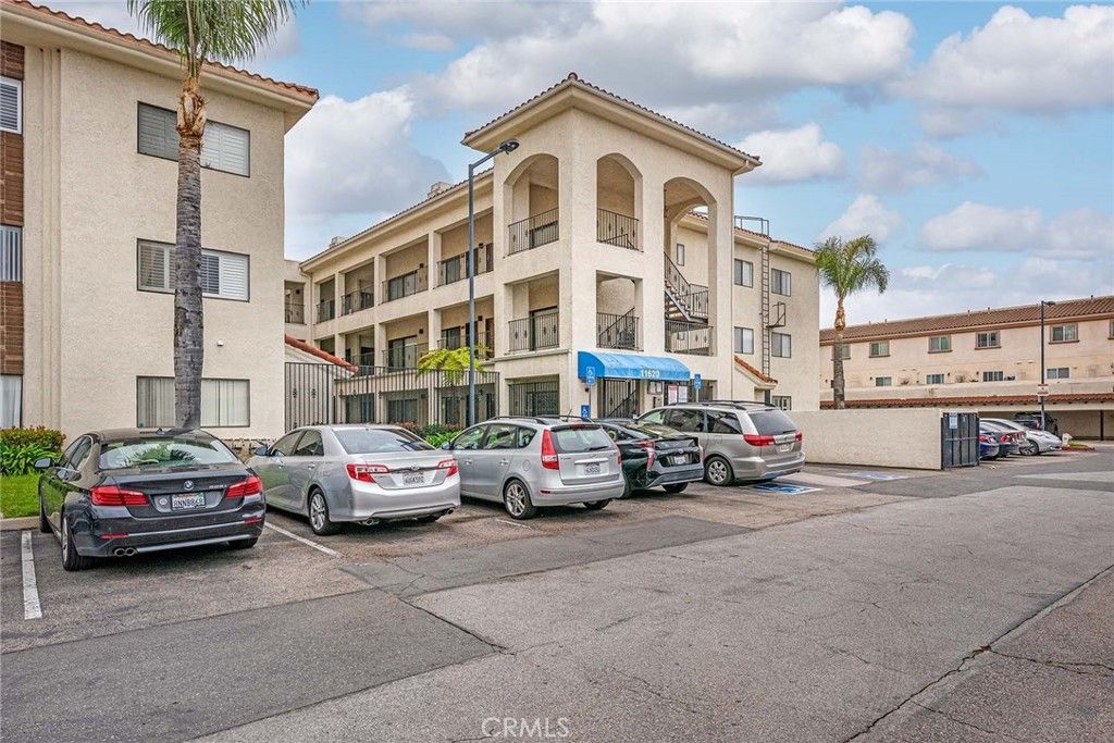 listing image 130729282250322844819