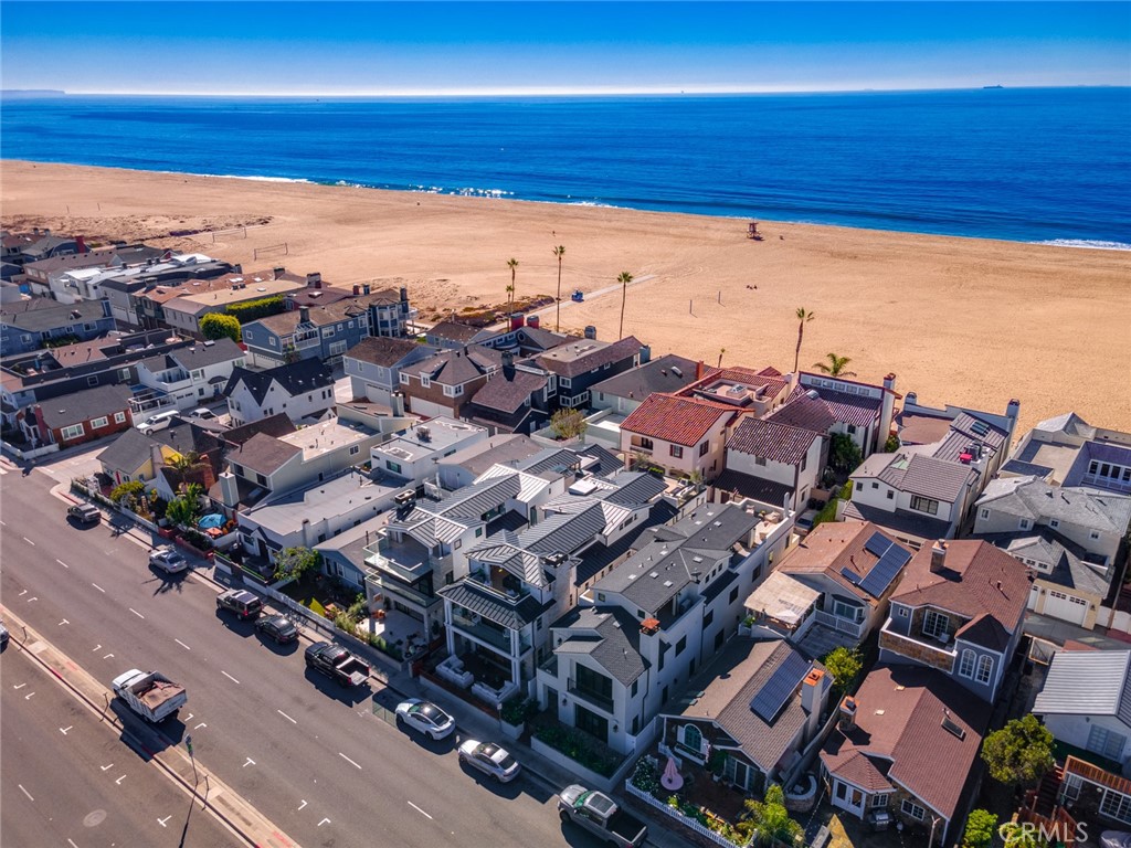 1025 W Balboa Boulevard