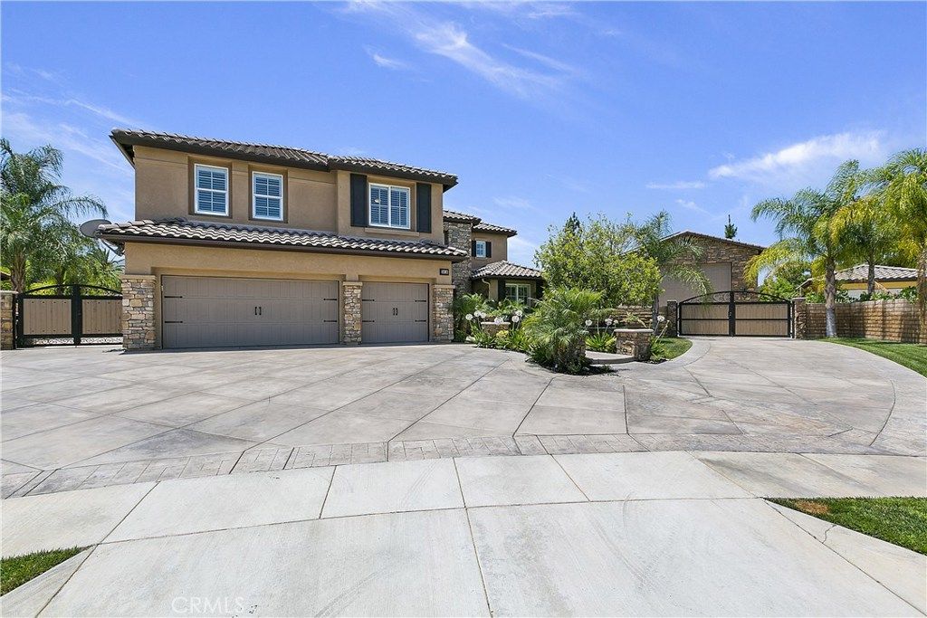 listing image 130725622005569393665