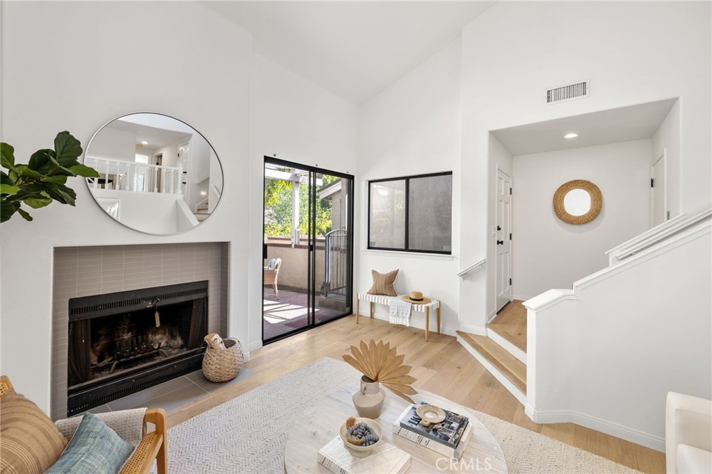 Photo 3 of 22 of 21 Laguna Court townhome